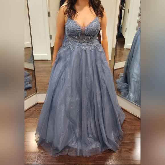 Gorgeous, comfortable, stunning - Picture 1 of 3